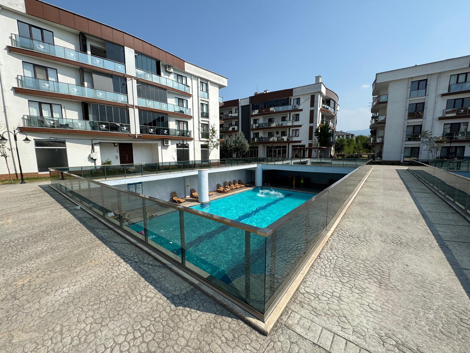 EKŞİOĞLU DÜZCE KONAKLARI! HAVUZ CEPHELİ! 3+1 GENİŞ M2!